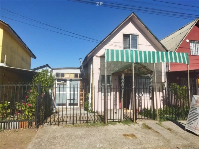 En venta casa de dos pisos. Villa Carlos González