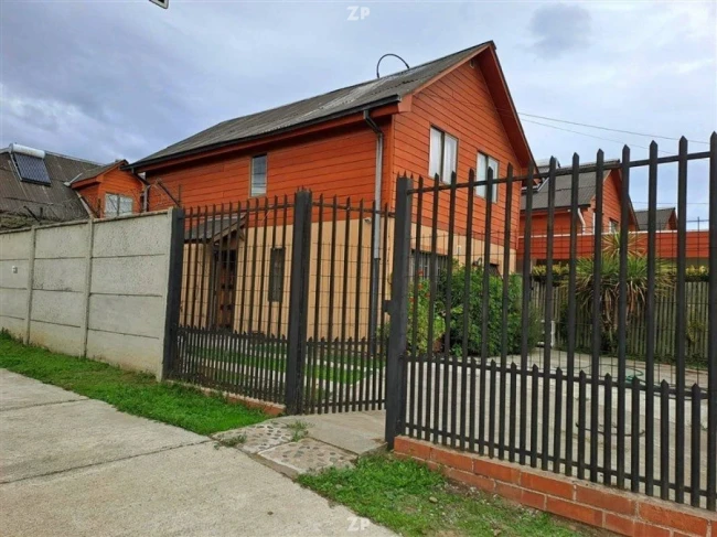 En venta casa esquina en Villa Bicentenario