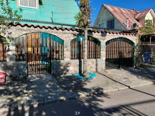 En venta Casa de dos en Villa Pucara