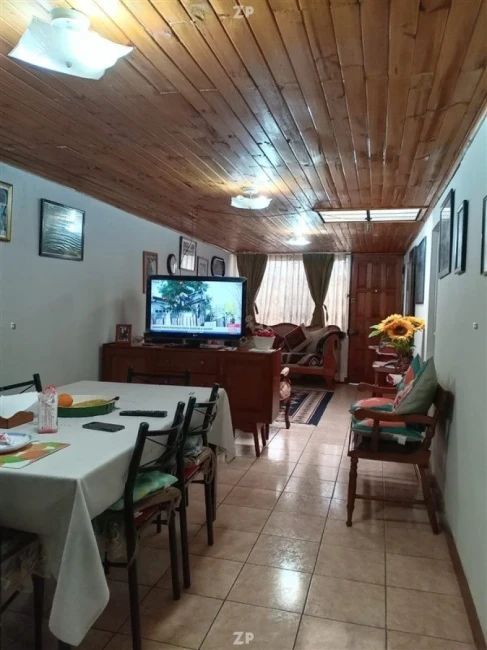 Se vende espaciosa casa totalmente ampliada y regularizada