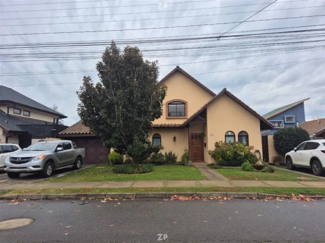 En venta casa en condominio Jardín la Esmeralda sector las Rastras