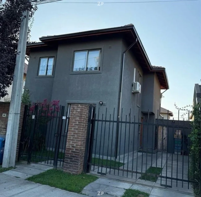 En venta hermosa y completa casa de 4 dormitorios y 3 baños