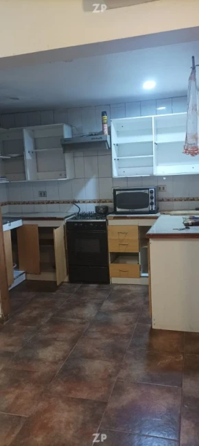 Se vende excelente propiedad de 2 pisos con alta plusvalía