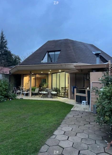 En venta casa amplia y funcional, ideal para familias que buscan comodidad