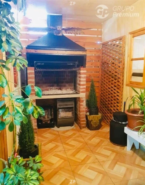 Se vende una espectacular casa con local comercial