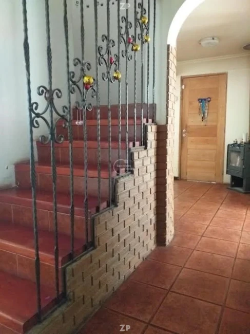 Se vende casa de tres pisos en la comuna de Linares