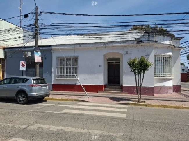 En venta Casa y Local Comercial, a dos cuadras del centro de la ciudad