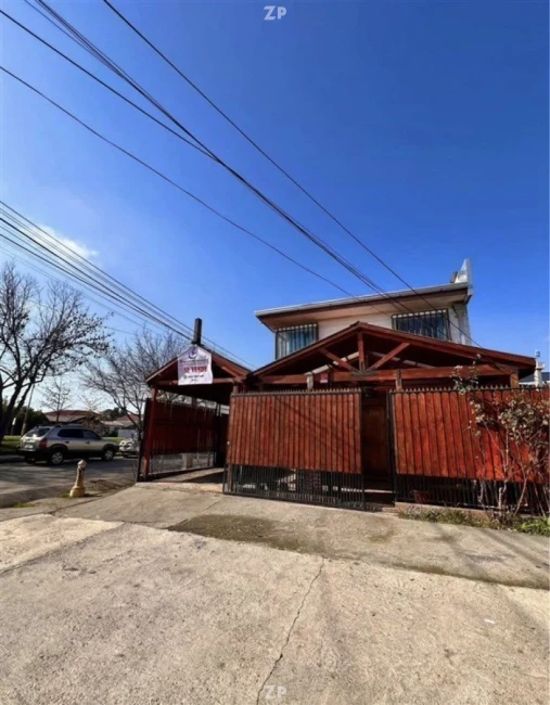 Amplia y luminosa casa en venta ubicada en la comuna de Linares