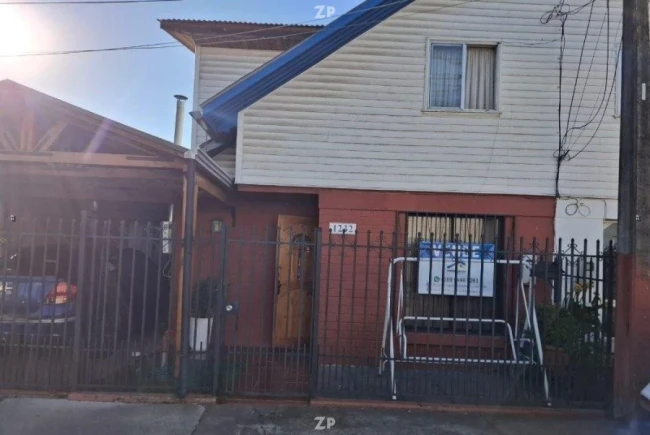 En venta Casa de dos pisos en Villa Monseñor León Prado