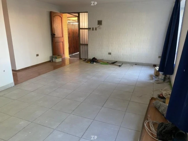 En venta Casa grande en parque R.La Reina