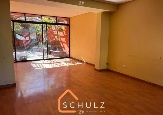 En venta hermosa casa en venta ubicada en zona comercial