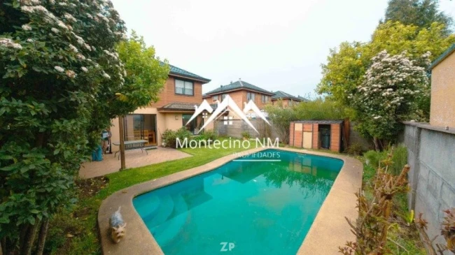 Se vende esta acogedora casa ubicada en condominio