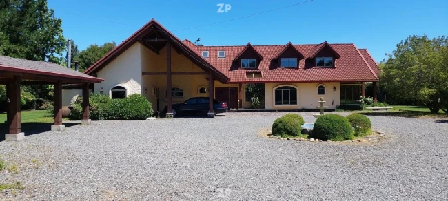 Se vende inmejorable casa con 8 dormitorios