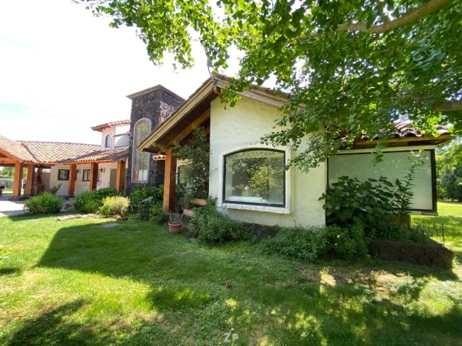 En venta Hermosa casa de construcción sólida en Condominio Haras la Montaña