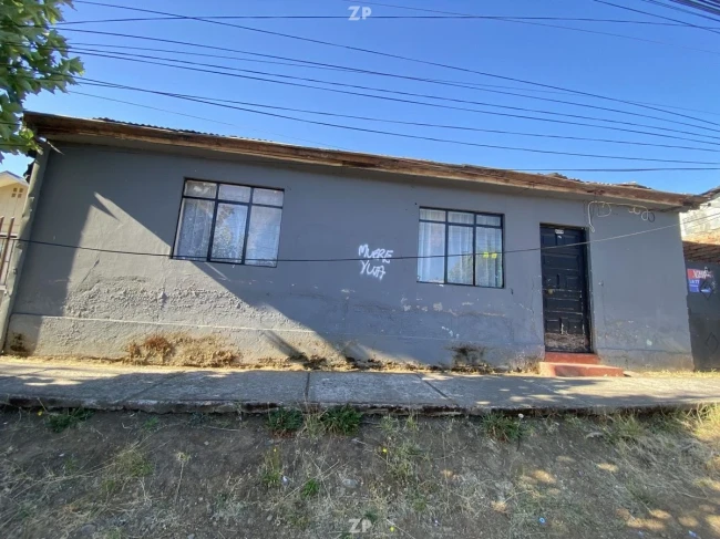 Se vende casa de un piso con un amplio terreno de 377 