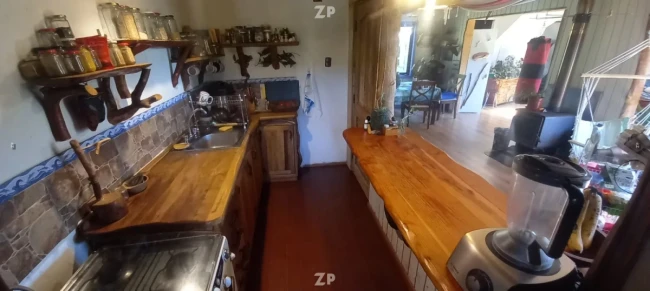 Arriendo Hermosa casa en parcela de 5.900 m² con piscina cerca de Playa Calfuco