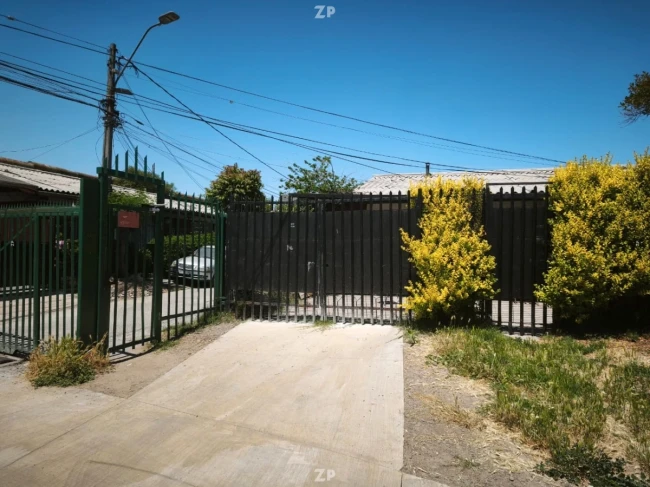 Venta casa esquina con 2 estacionamientos