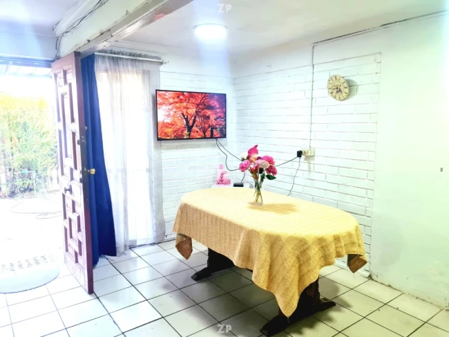 Venta casa esquina con 2 estacionamientos