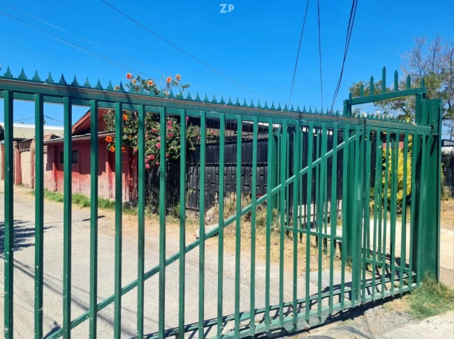 Venta casa esquina con 2 estacionamientos