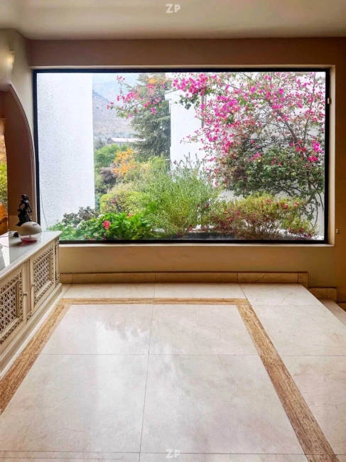 Casa en venta estilo mediterráneo en sector residencial