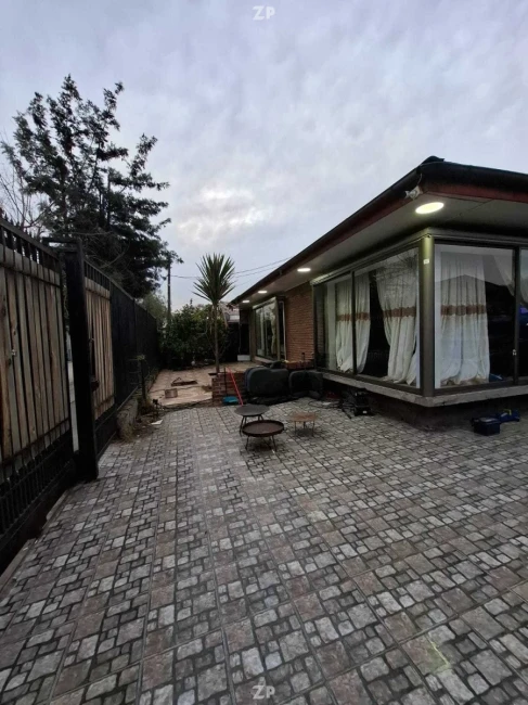 Se vende Amplia propiedad en la comuna del bosque