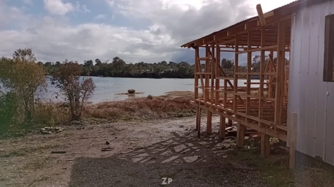 Se vende parcela de 5.000 m² en Isla Quihua: bosque nativo y borde de estero