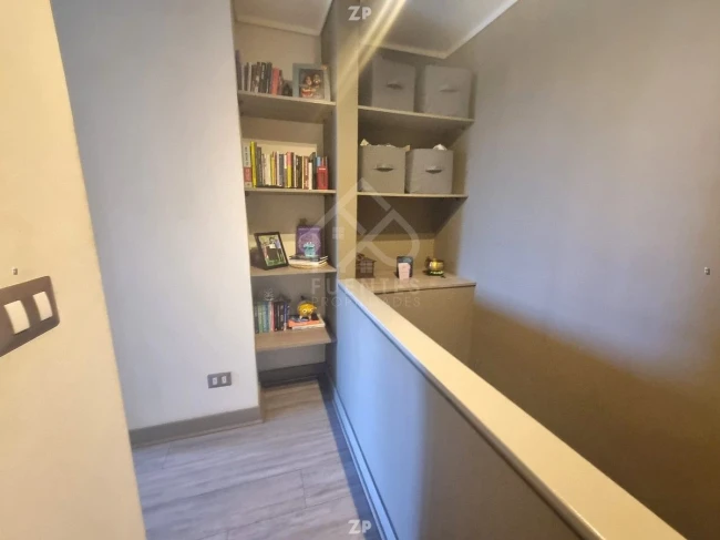 Venta departamento tipo duplex ubicado a pasos de metro Irarrazabal
