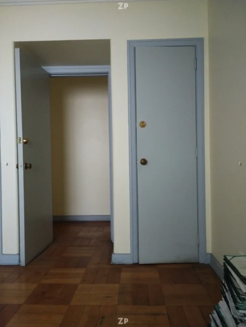 Departamento en venta con áreas de circulación bien iluminadas