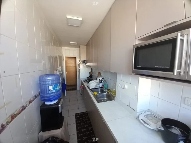 Acogedor departamento ubicado en el casco histórico de Santiago centro