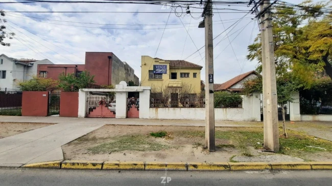 Se Vende amplia propiedad, 2 casas en Santiago, vista Oeste