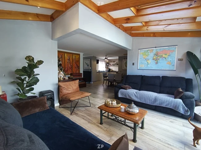 Venta Moderna Casa en Condominio Altos de Viña
