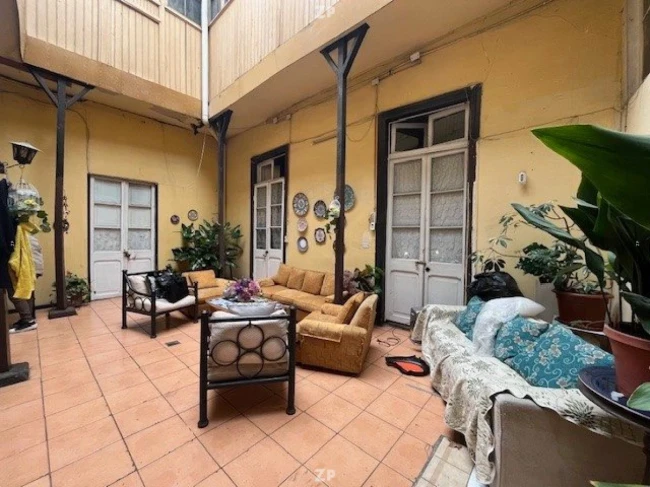 En venta propiedad se emplaza en Casco histórico del centro …