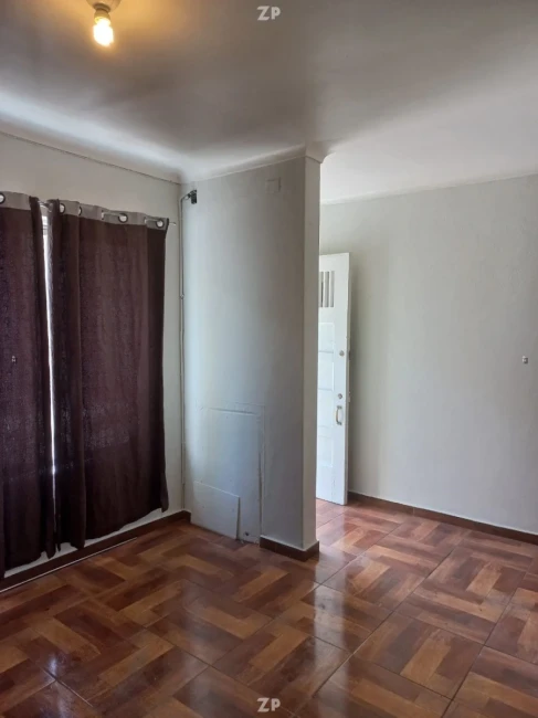  En venta Casa de 2 pisos que esta ubicada en el Pje. Longavi