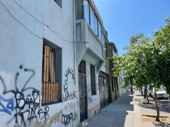 En venta Propiedad subdividida en 4 inmuebles ubicada en Santiago