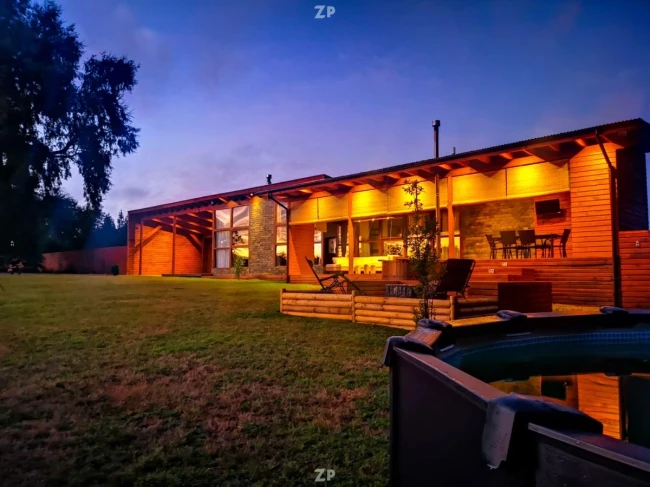 Exclusiva Parcela con Casa, Cabaña  y Tinaja cerca de Villarrica