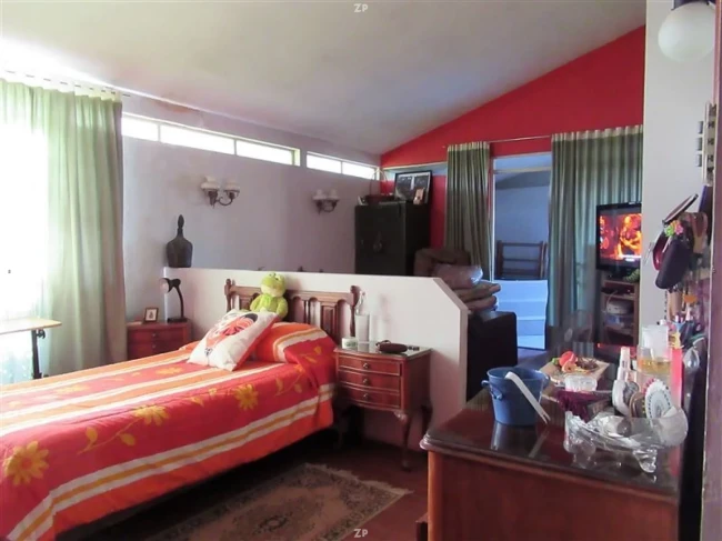 Vende Amplia Parcela de 5.000 m² en La Florida (Lo Cañas) – 8 Dorm / 5 Baños