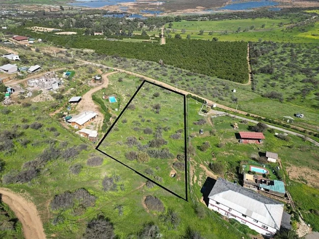 Parcela de 5.000 m² en Condominio Calerías de Batuco con Vista al Humedal