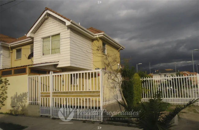 ¡EN ARRIENDO! Te presentamos esta encantadora casa