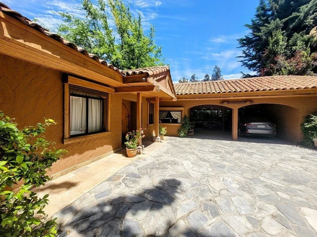 Parcela en venta con 5 dormitorios y 470 m² construidos