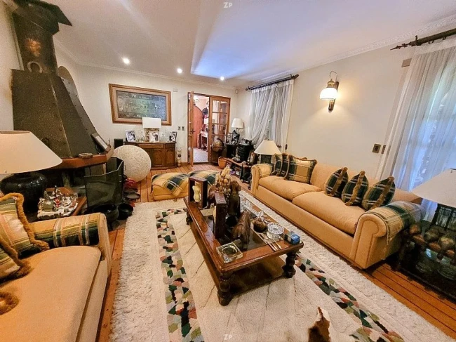 Parcela en venta con 5 dormitorios y 470 m² construidos