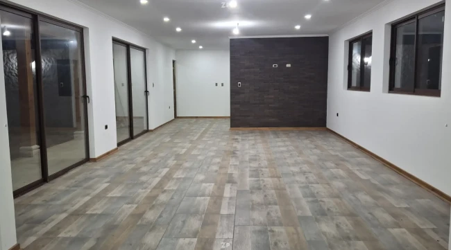 Casa Sólida de 190. Mt2 a 10 min de Santa Cruz 