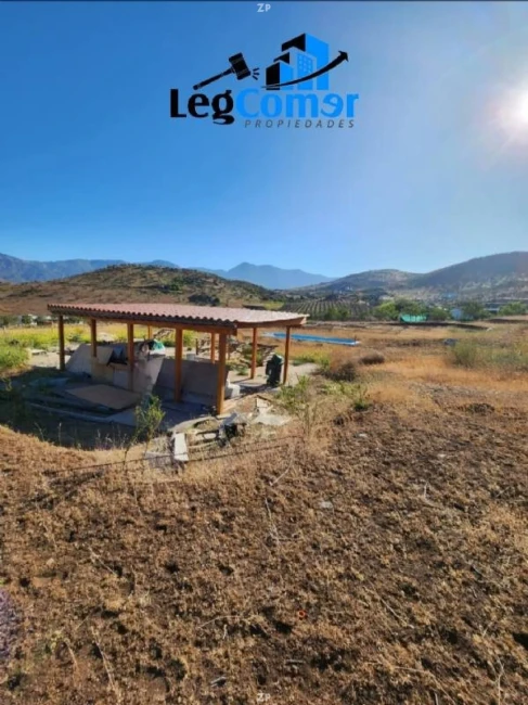 Parcela en venta de 5.090 m² con piscina, rol propio y permiso de edificación