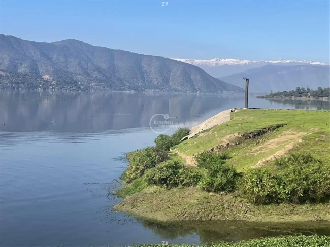 Parcela en venta de 5.000 m² con casa, 2 dormitorios y acceso a laguna