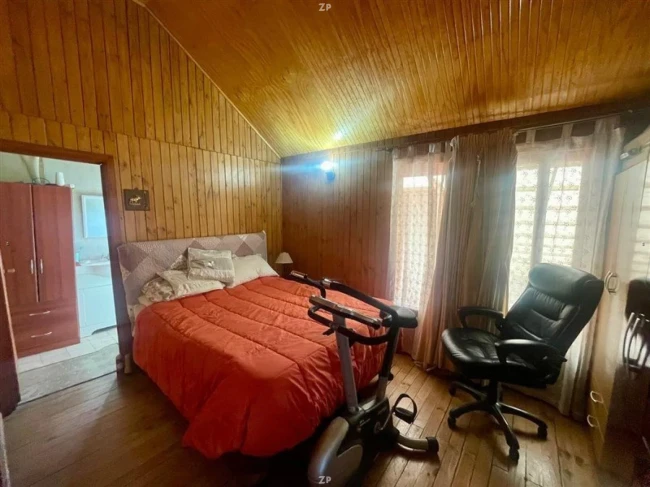 Parcela en venta con casa de 3 dormitorios, bodega y pozo de agua