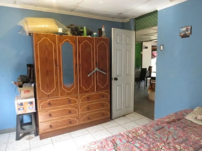 Parcela en venta con casa de 159 m², 5 dormitorios y quincho