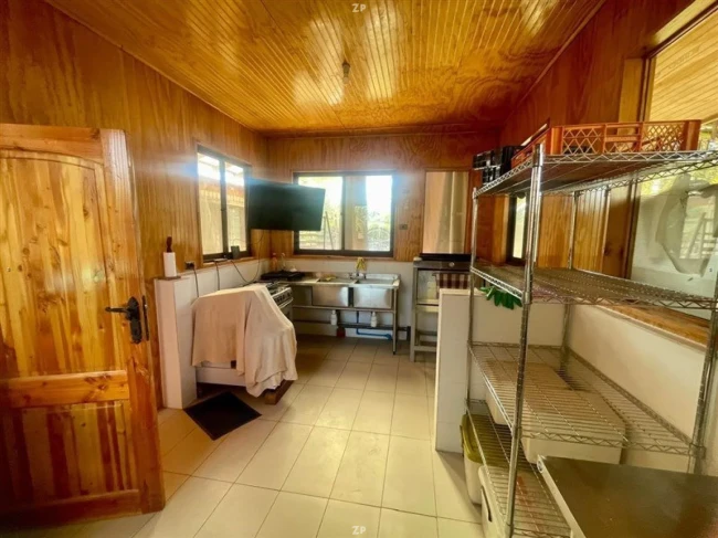 Parcela en venta con casa de 3 dormitorios, bodega y pozo de…