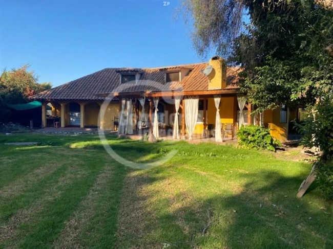 Parcela en venta de 5 dormitorios y 5.100 m² con calefacción a leña