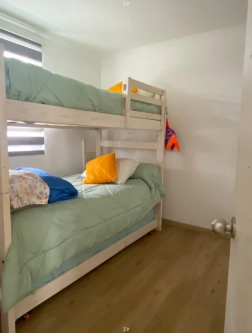 Parcela en venta con 2 casas, piscina, quincho y 5 dormitorios