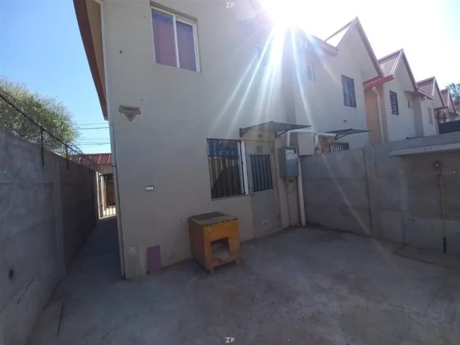 Casa en Venta en Parque La Arboleda | 2 Dormitorios y 2 Baños