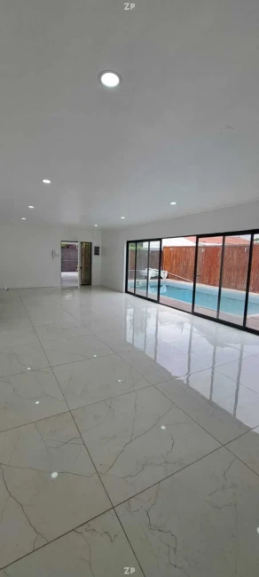 Casa en Venta en Avenida República de Chile | Piscina y 220 m²